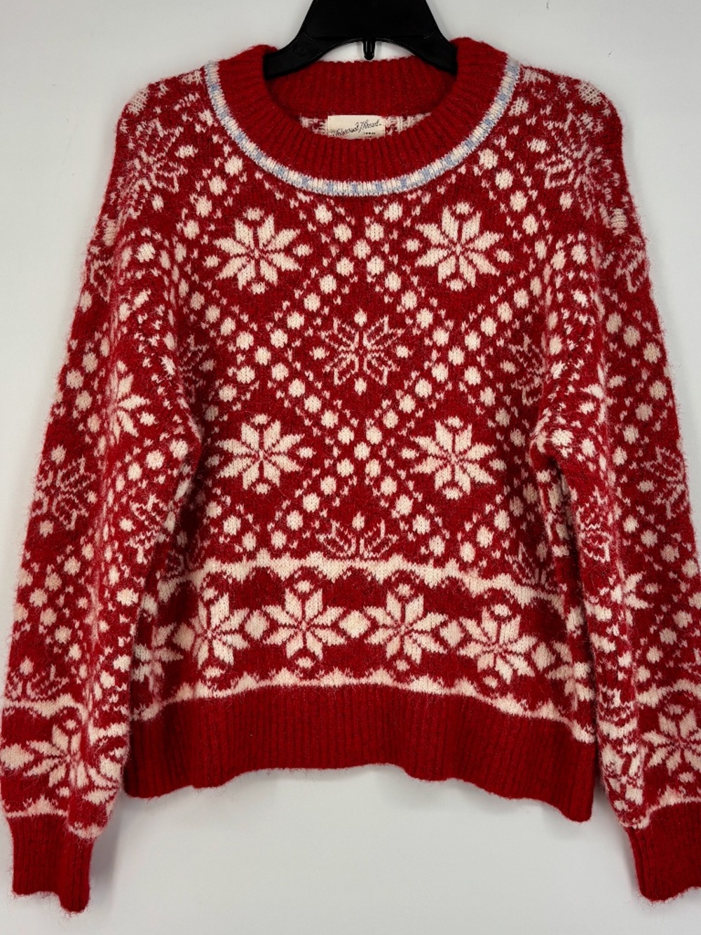 Universal Thread Womens Medium Pullover Sweater Red White Floral Fuzzy Knit LS